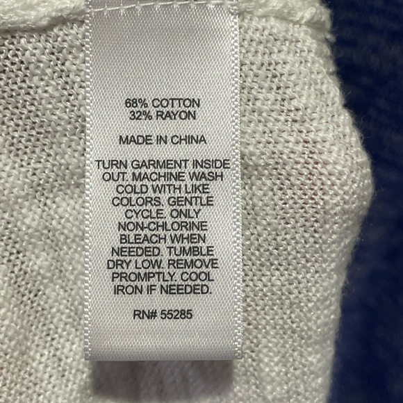 Express Blue and White V-Neck Sweater Size L - Picture 5 of 7